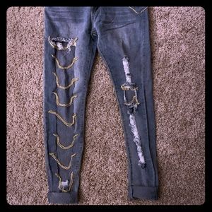 Ripped Jeans w Chains